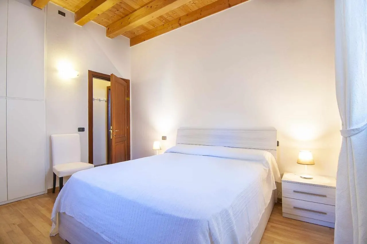 Apartment Villa Bevilacqua - Nuovo Bilocale Moderno,Piscina Caprino Veronese