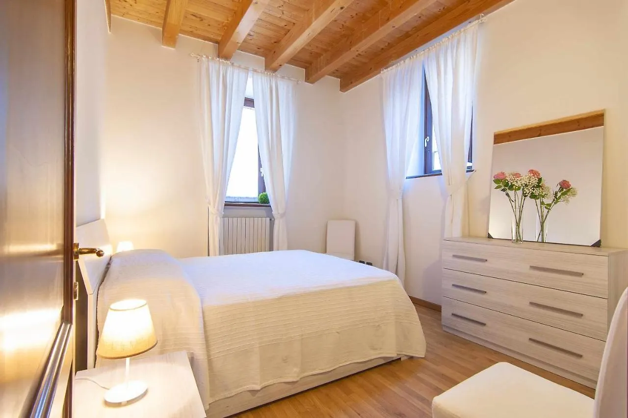 Apartment Villa Bevilacqua - Nuovo Bilocale Moderno,Piscina Caprino Veronese