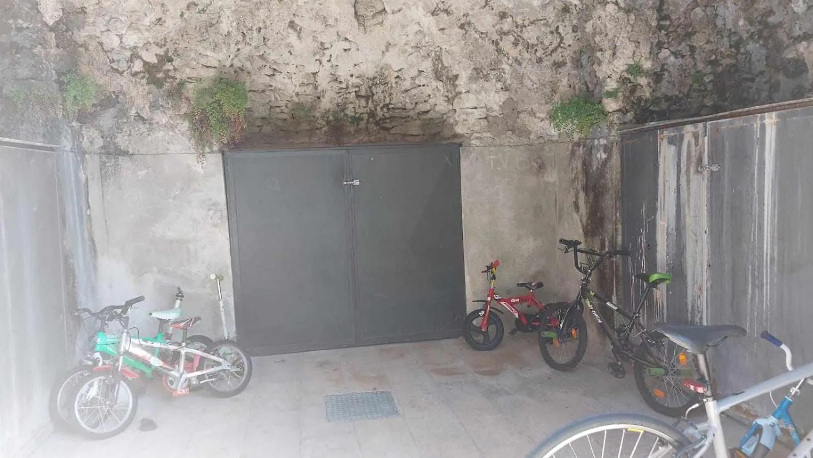 Villa Bevilacqua - Nuovo Bilocale Moderno,Piscina Caprino Veronese 0*,  Italien